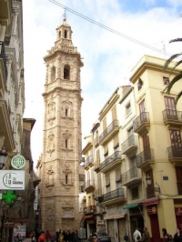 Campanario de la iglesia de Santa Catalina en Valencia